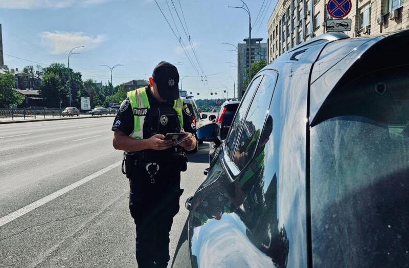 Почему при остановке полицией лучше оставить двигатель включенным